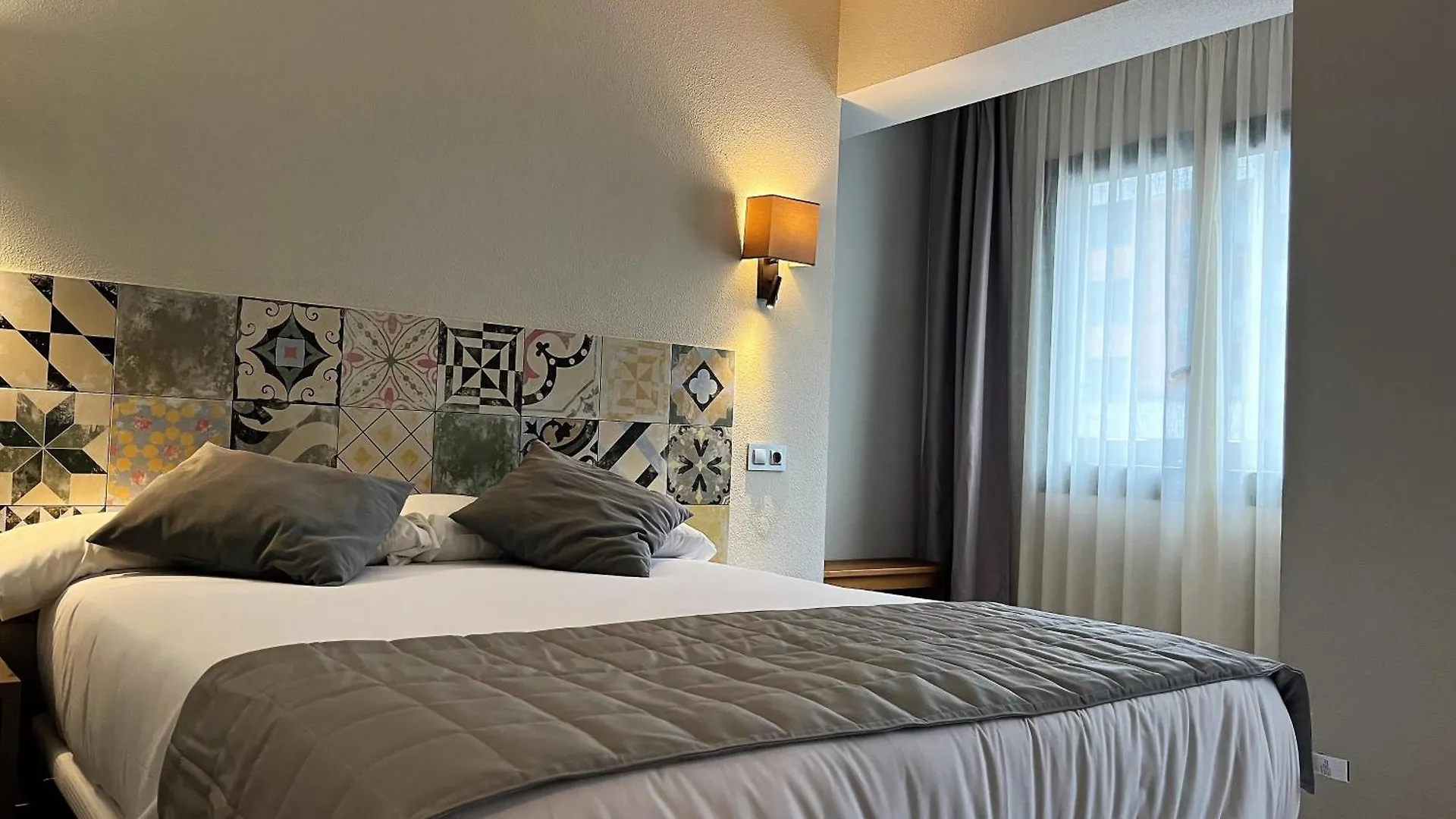 Hotel Tudel Andora   Andora (miasto)